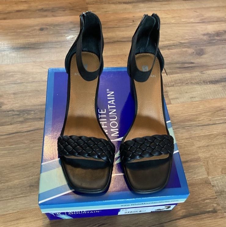 New! White Mountain Women’s Dress Sandals. Black, Size 7.5