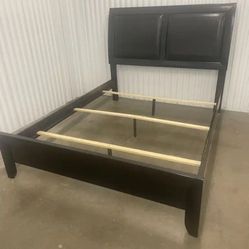 Queen Frame. 