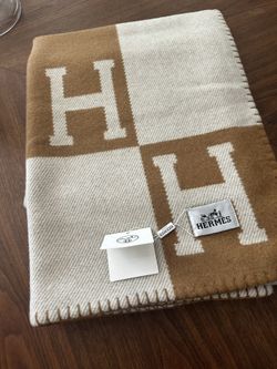 Gorgeous Thick Avalon Throw Blanket