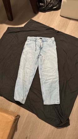 L Uniqlo Taper Jeans