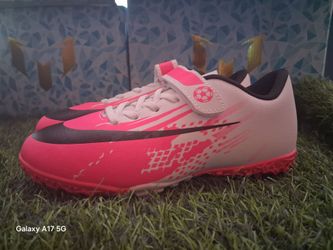 Turf soccer cleats us size 2.5youth