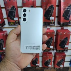 S 22, 128 Gb clean and Unlocked  With Warranty 💯 and charger included 