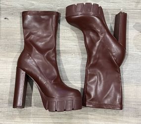 Brown Platform Heeled Boots Size 7.5