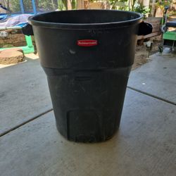 Rubbermaid Barrel