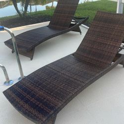 Patio Chaise Chairs (2) 