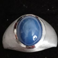 14 Karat White Gold Men's Ring With A Blue Starfire