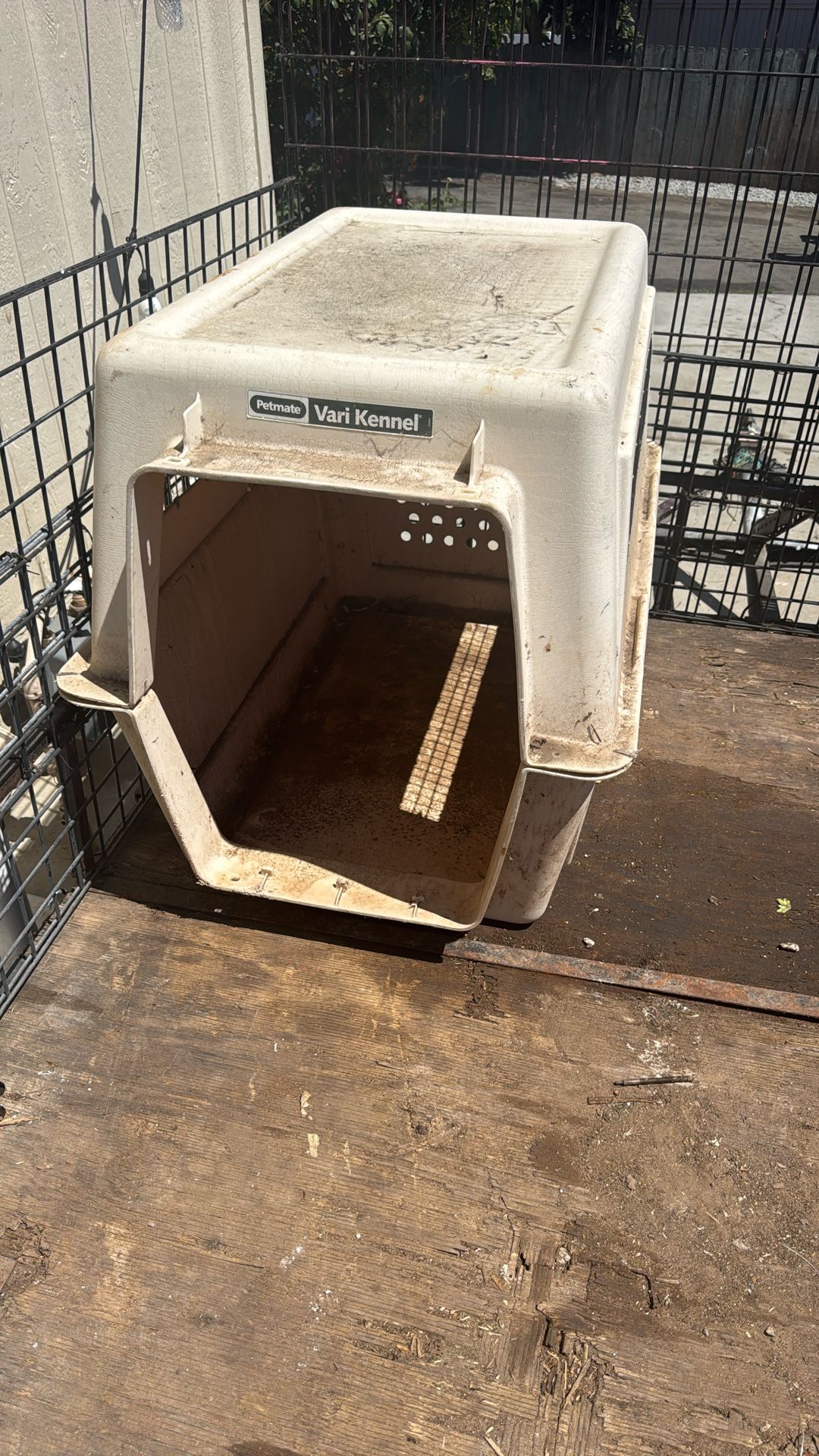 Large Dog Kennel $40