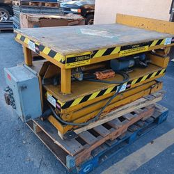 Hydraulic Lift Table 2000 Pound Capacity  