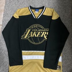 Una Jersey de Hockey de los Lakers