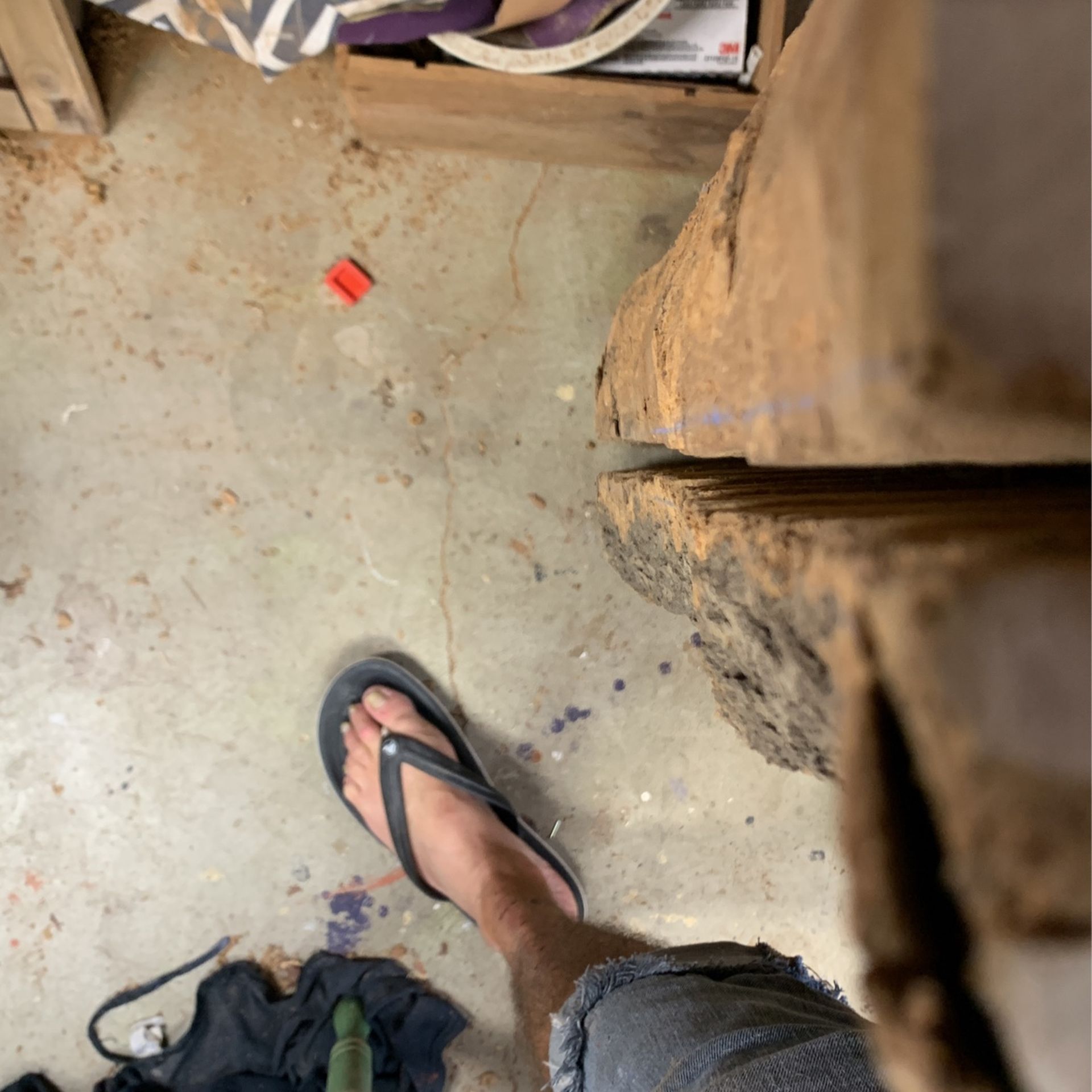 1990s 14k Gold Signature Classical Revival Cupid MedallionLive Edge Slabs 