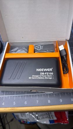 NEEWER DB-FZ100 Dual Battery Charger Power Bank for Sony NP-FZ100 Batteries