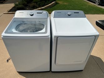 8 Month Old Samsung Washer and GAS Dryer