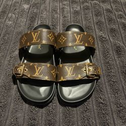 Lv sandals