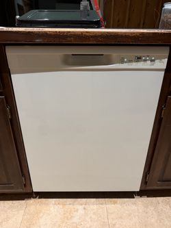 GE Built-In Dishwasher White