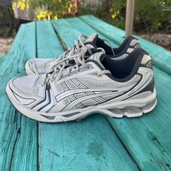 ASICS Gel-Kayano 14 (Size 11)