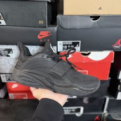 Anta Kai 1 Yin Triple Black size 11 VNDS 