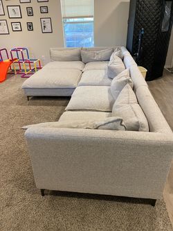 Hamilton 120' Modular Sectional