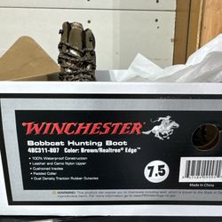 Brand new Winchester bobbcat hunting boots Size 7.5 Men