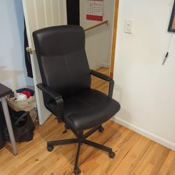 IKEA Office Chair (Very Good Condition) 