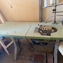Commercial Sewing Machine 