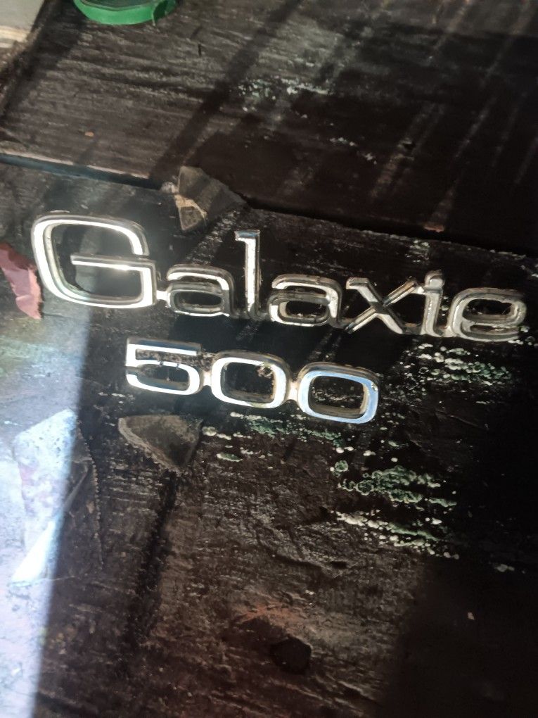 Ford Galaxie Emblem
