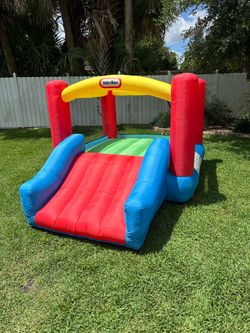 Little Tikes Jump 'n Slide Inflatable Bounce House