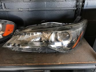 2015 Toyota Camry headlight