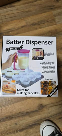 Cake batter dispenser