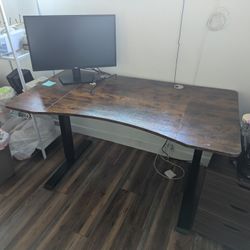 Electronic Elevating Desk 