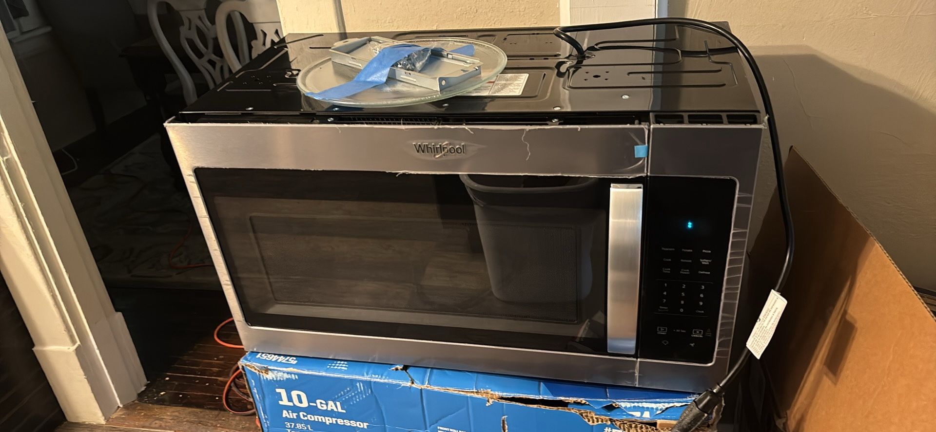 Brand New Venthood Microwave
