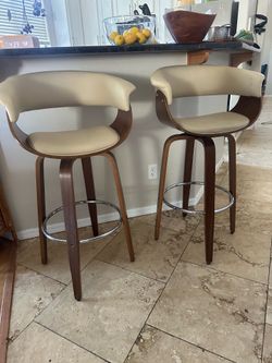 2 Swivel Barstools for High Kitchen bartop MCM Cream faux leather & Walnut