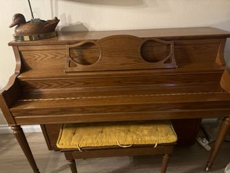 Kawaii Upright Piano