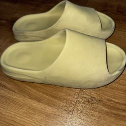 Men Slides Size 11