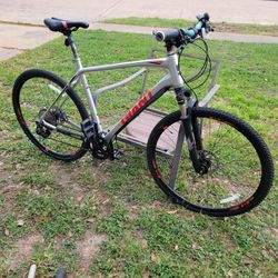 Giant Roam Hybrid Bicycle XL size
