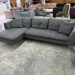 Sectional Couch (WE DELIVER)