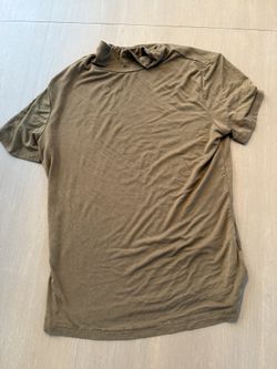 Tops & bodysuits – size MEDIUM & Large – $2 each
