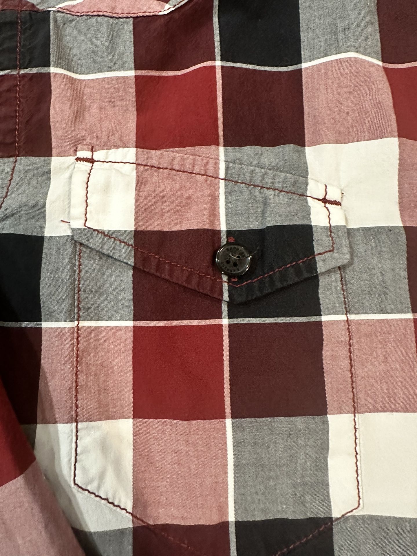 Express Men's Maroon/ White Plaid Button Up Fitted Shirt Size M Front Pockets