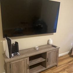 75’ Smart TV LG with The Tv Stand 