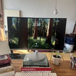 Samsung LED 27” Curved Monitor