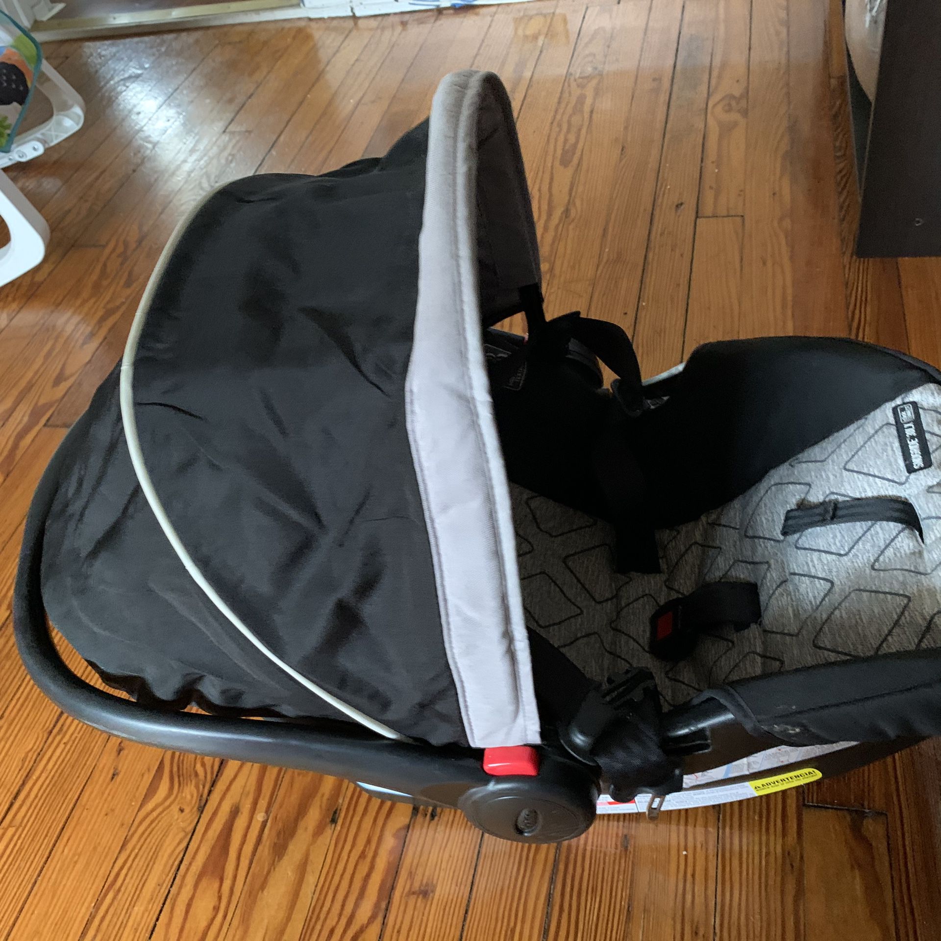 Graco snugride 30lx car seat and base