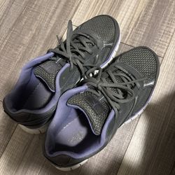 Women’s Running Shoes