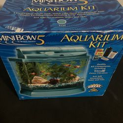 5 Gallon Mini Bowfront Fish Tank w/extras