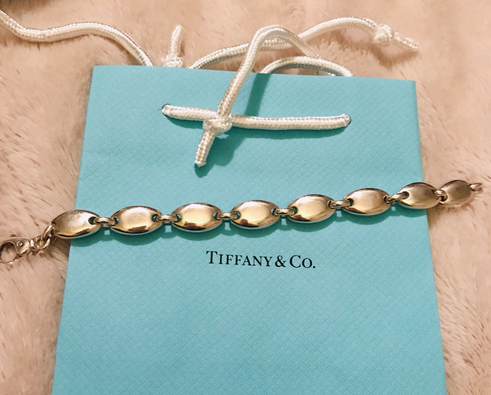 Tiffany & Co. Pebble Oval link bracelet