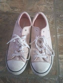 Converse light pink size 5