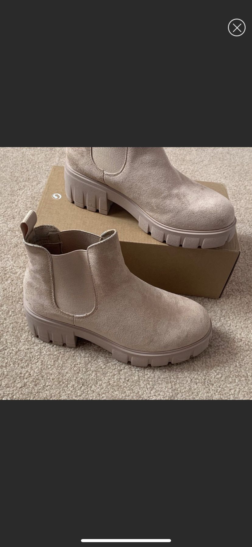 Cushionaire Chelsea Boot Size 9 New !!! 