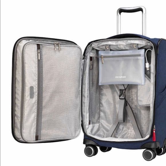 Ricardo Camden Drive 22" Softside carry on for Sale in Pompano Beach