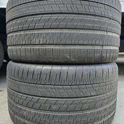 (2) 305 30 20 Michelin Run Flat Tires 