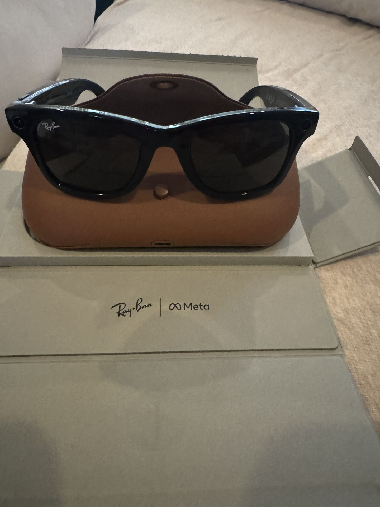 Meta Raybands- Brand New