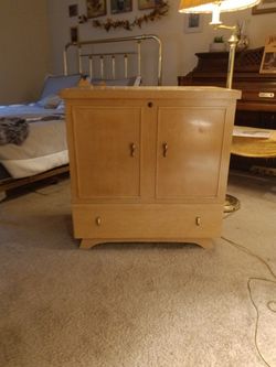 Blonde 1954 Lane Cedar Dresser