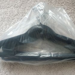 Pickup From LebnonTN 37087.Brand New 25pieces  Non Slip Velvet Hangers..pet N Smoke Free Home..excellent Condition 